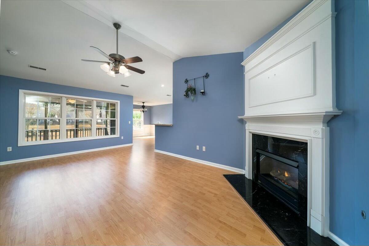 1529 Wellesley Circle