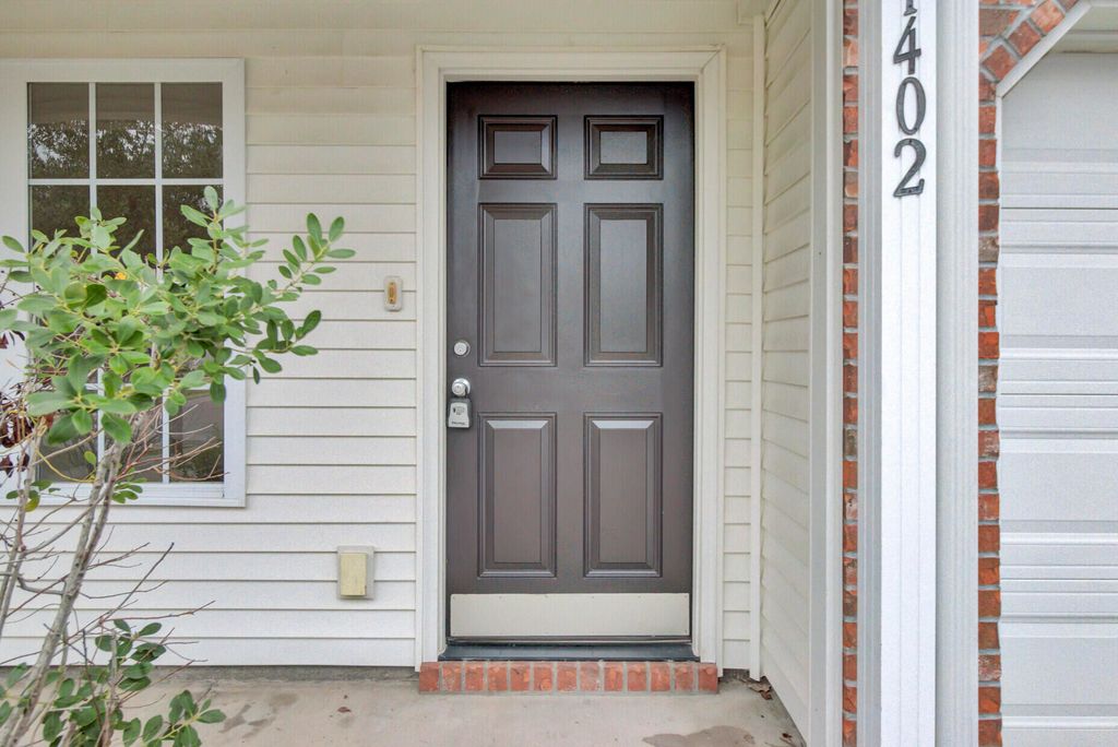 Photo of 1402 Poplar Grove Place, Summerville, SC 29483 (MLS # 25027691)