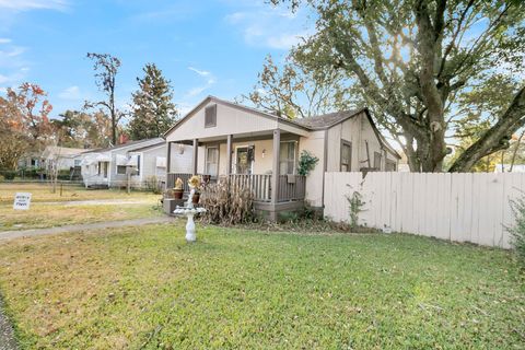 A home in North Charleston