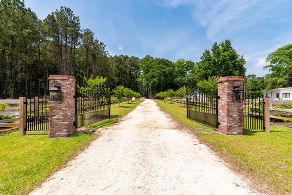 10260 N HIGHWAY 17, MC CLELLANVILLE, SC 29458 - Image 5b8a398ab8b08e33d93f2a62becee51e/1460465657