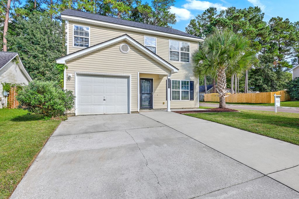 Photo of 100 Bainsbury Lane, Summerville, SC 29483 (MLS # 25031953)