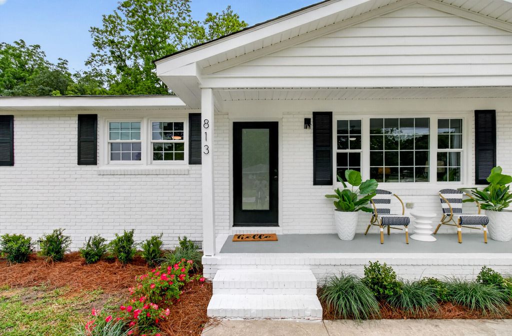 Photo of 813 Brigantine Drive, Charleston, SC 29412 (MLS # 26012739)