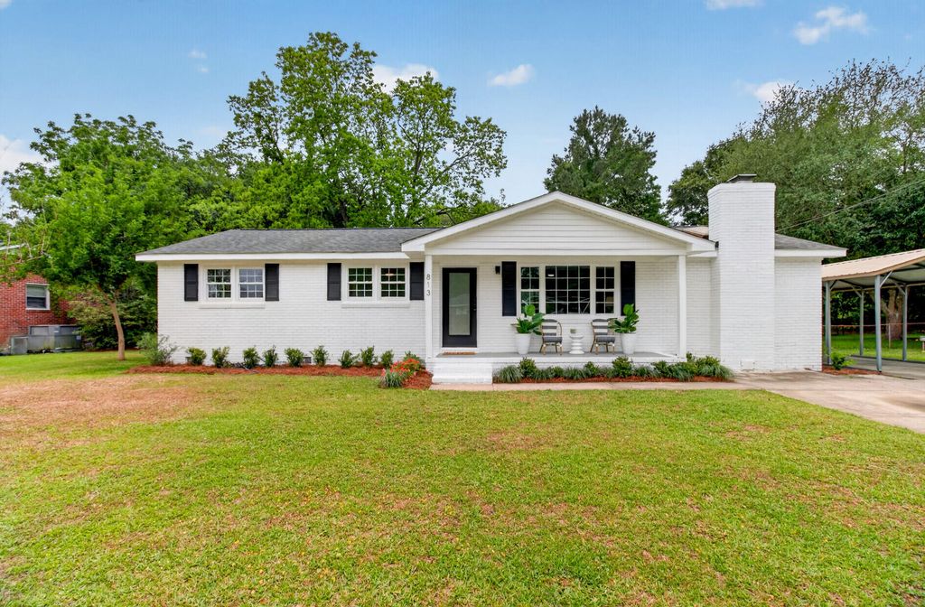 Photo of 813 Brigantine Drive, Charleston, SC 29412 (MLS # 26012739)