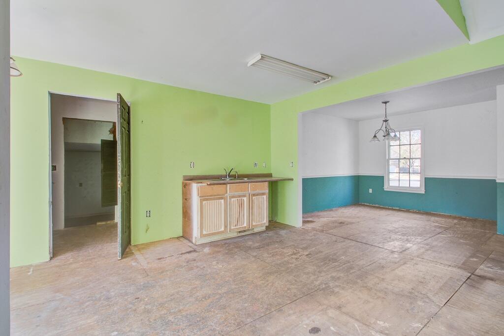 108 Cherry Hill Avenue