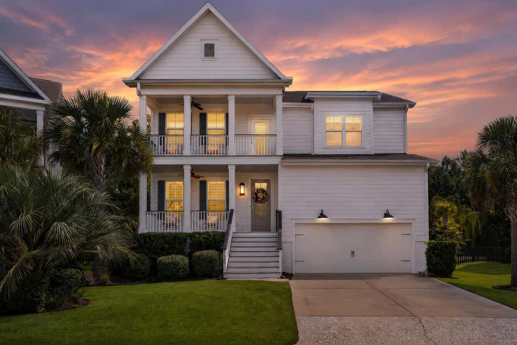 Photo of 1640 Fort Palmetto Circle, Mount Pleasant, SC 29466 (MLS # 26023262)