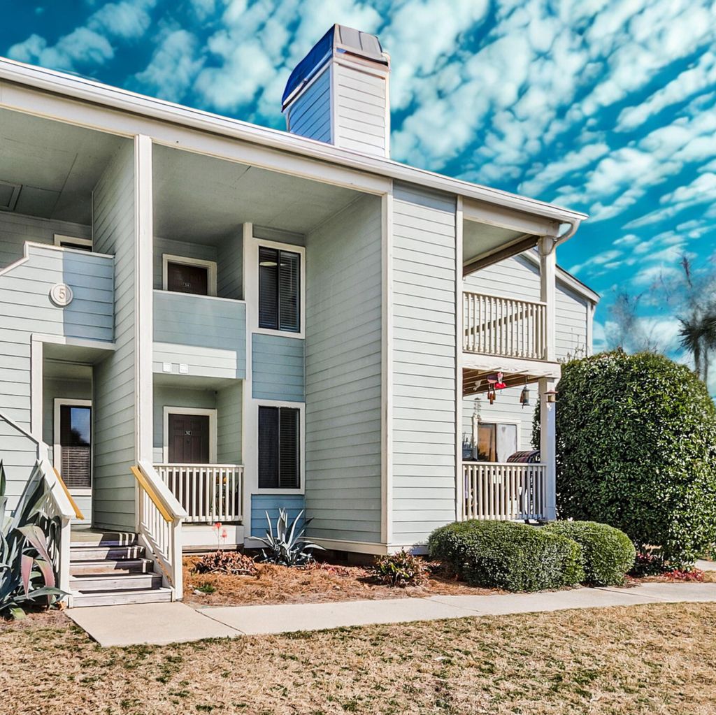Photo of 1481 Center Street Ext Ext #Apt 504, Mount Pleasant, SC 29464 (MLS # 26002833)