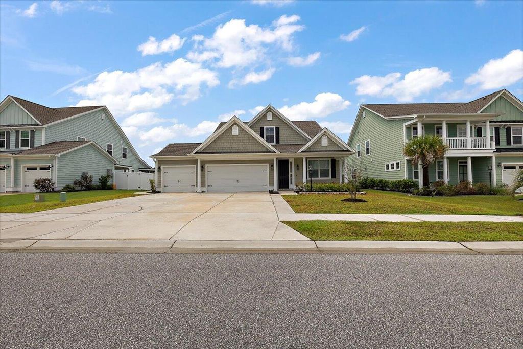 Photo of 656 Yellow Leaf Lane, Summerville, SC 29486 (MLS # 26002809)