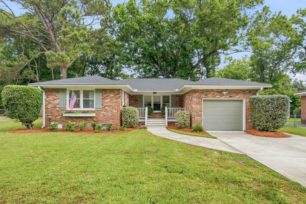 Photo of 1376 Fairfield Avenue, Charleston, SC 29407 (MLS # 26017637)