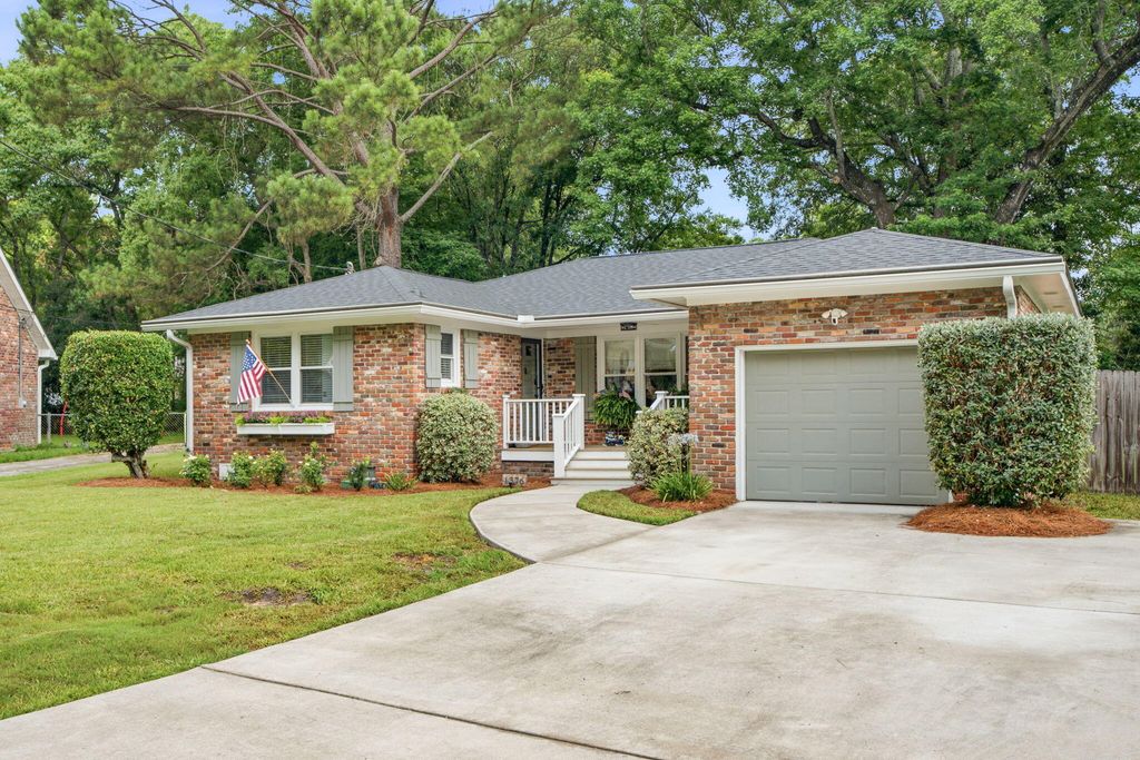 Photo of 1376 Fairfield Avenue, Charleston, SC 29407 (MLS # 26017637)