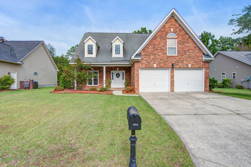 Photo of 103 Stonewall Court, Summerville, SC 29483 (MLS # 26009766)