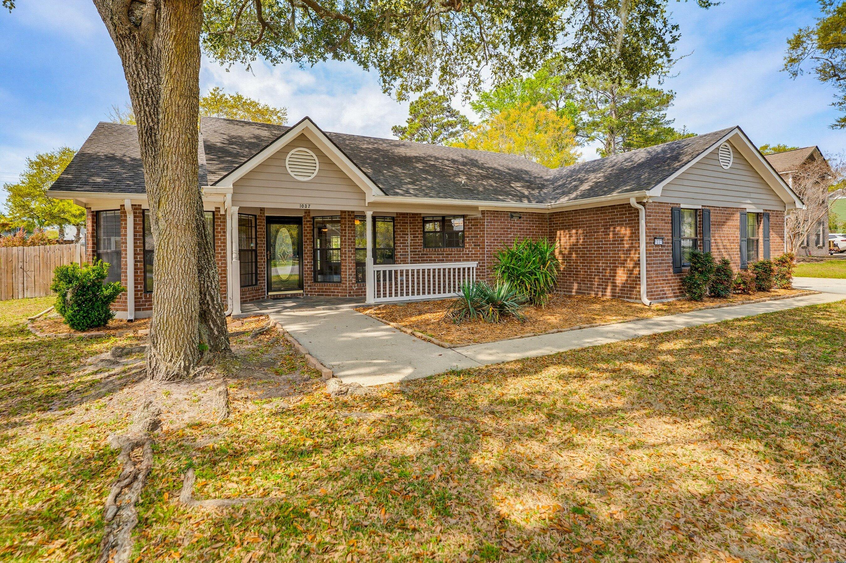 1037 Otter Circle
