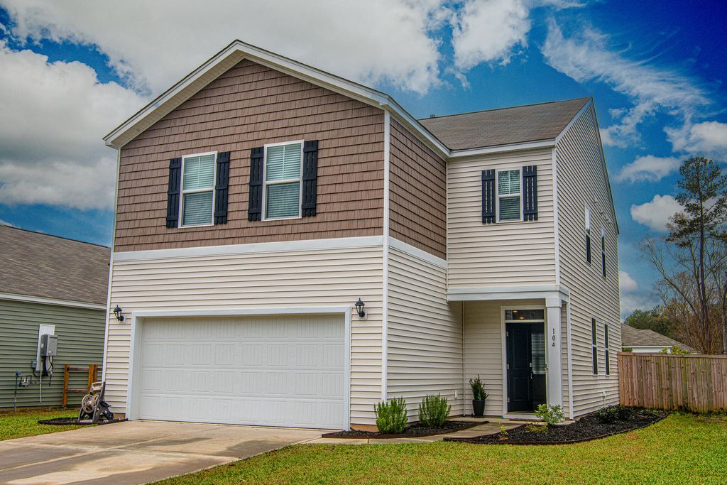 Photo of 104 Cloverleaf Street, Summerville, SC 29483 (MLS # 26008512)