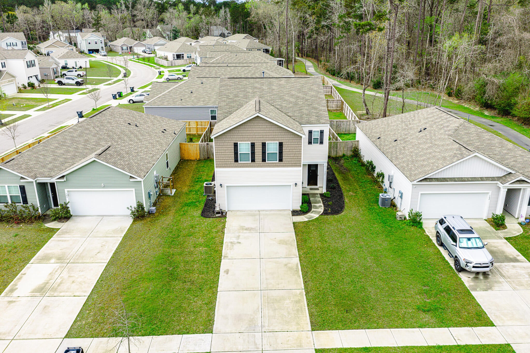 104 Cloverleaf Street