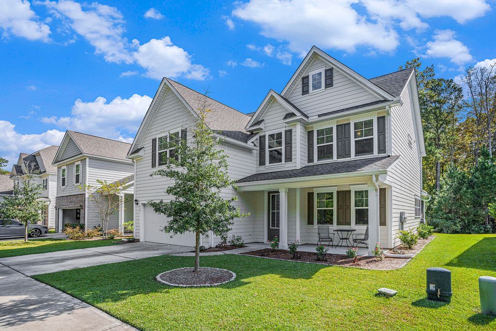 Photo of 488 Oak View Way Way, Summerville, SC 29483 (MLS # 26000460)