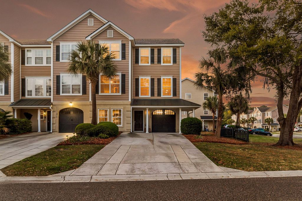 Photo of 2923 Woodland Park Drive, Mount Pleasant, SC 29466 (MLS # 26009570)