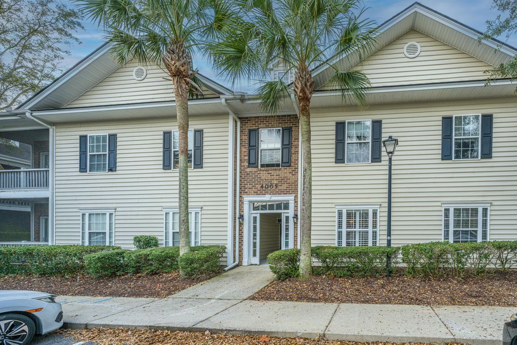 Photo of 4005 Radcliffe Place Drive #A-3, Charleston, SC 29414 (MLS # 26006051)