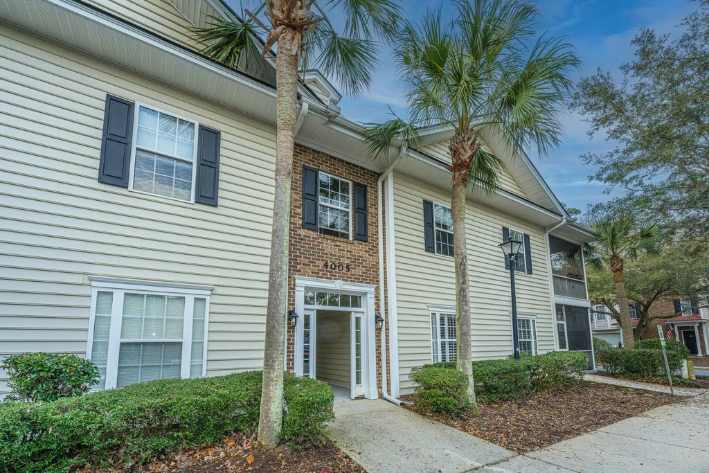 Photo of 4005 Radcliffe Place Drive #A-3, Charleston, SC 29414 (MLS # 26006051)