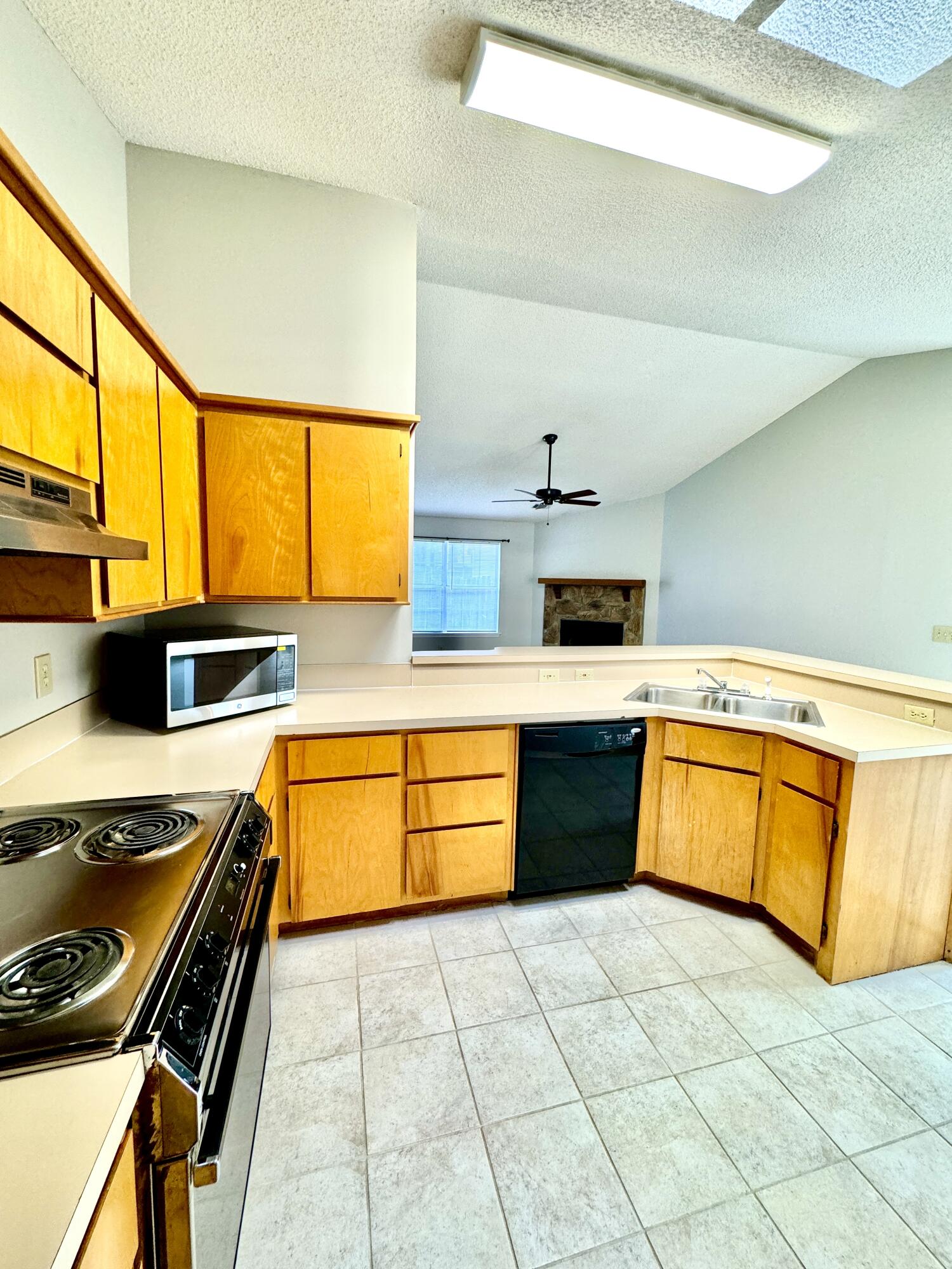 8693 Blackshear Court