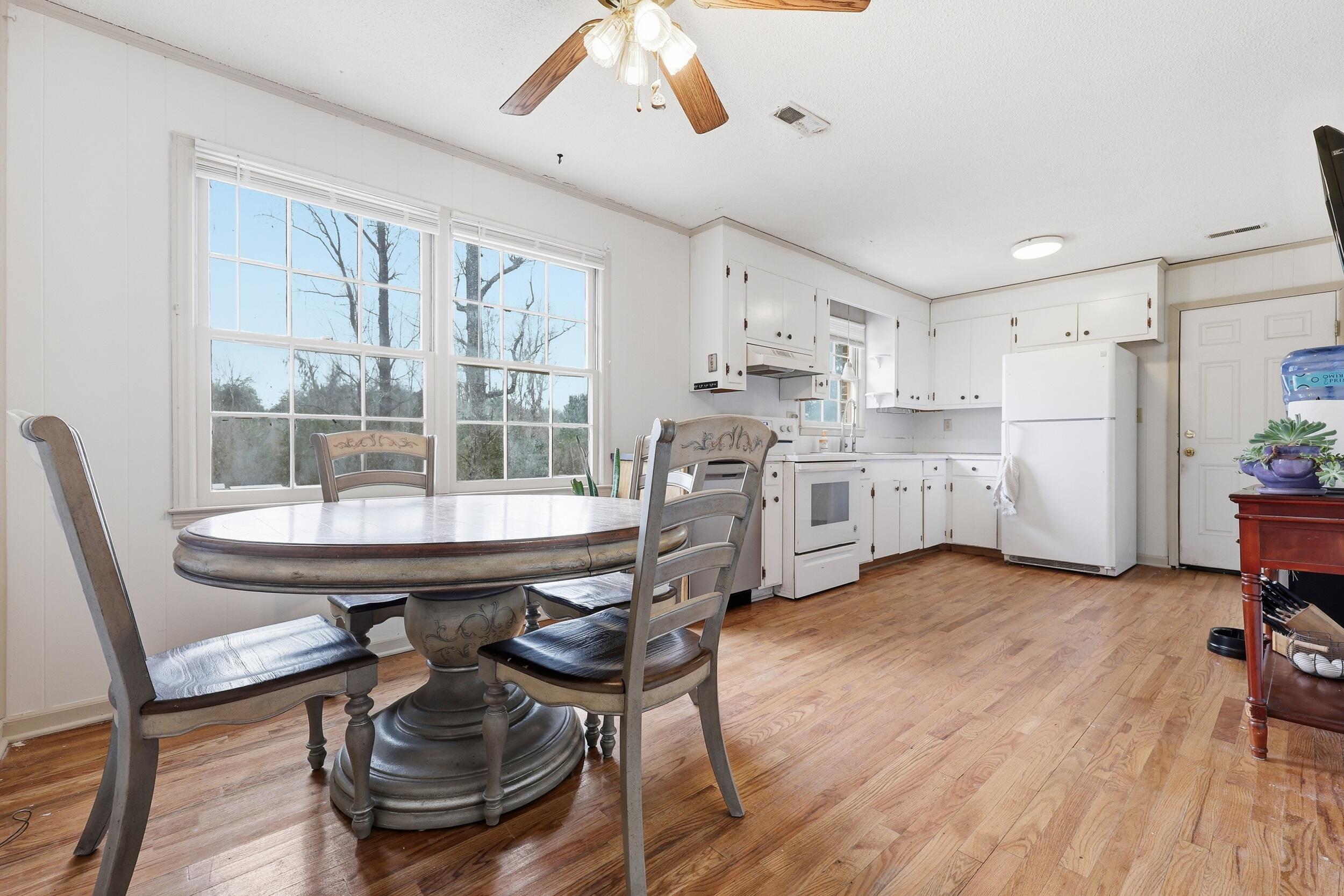 1330 Dennis Boulevard