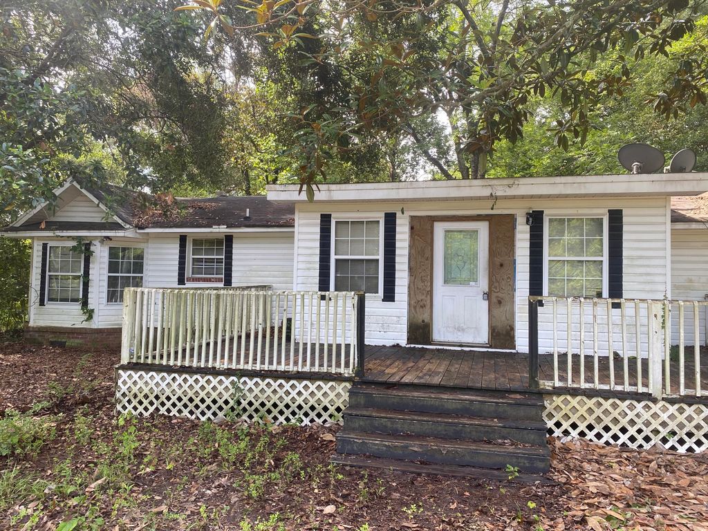 Photo of 301 Haynesville Road, Moncks Corner, SC 29461 (MLS # 25017383)