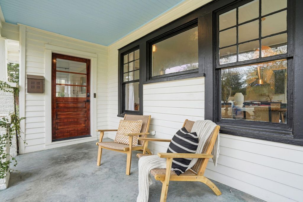 Photo of 995 Ashley Avenue, Charleston, SC 29403 (MLS # 26005158)