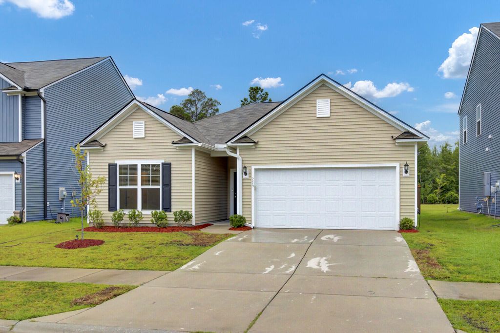 Photo of 219 Hayworth Road, Summerville, SC 29486 (MLS # 25028237)