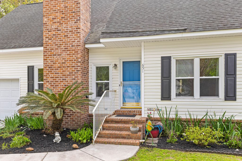Photo of 651 Semaht Street, Charleston, SC 29412 (MLS # 26009318)