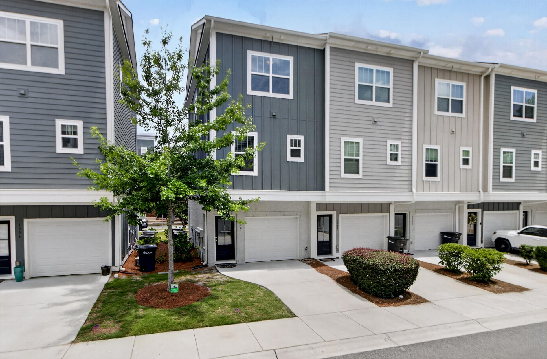 1252 Allusion Lane 201