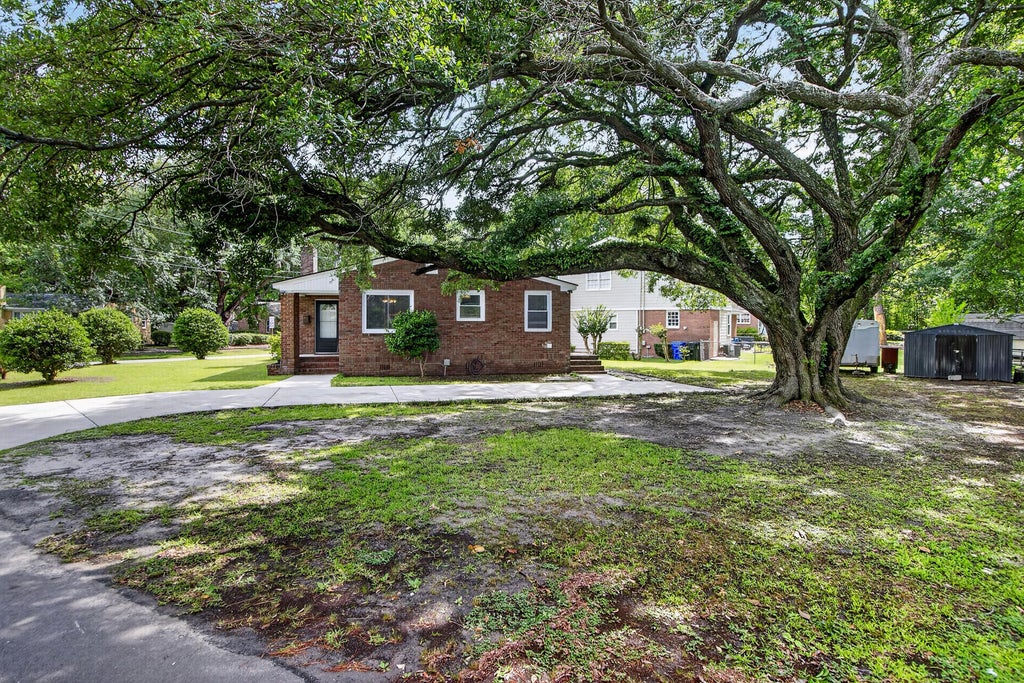 Photo of 757 Longfellow Road, Charleston, SC 29407 (MLS # 26018115)