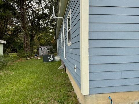 A home in North Charleston