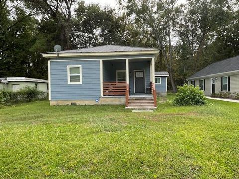 A home in North Charleston