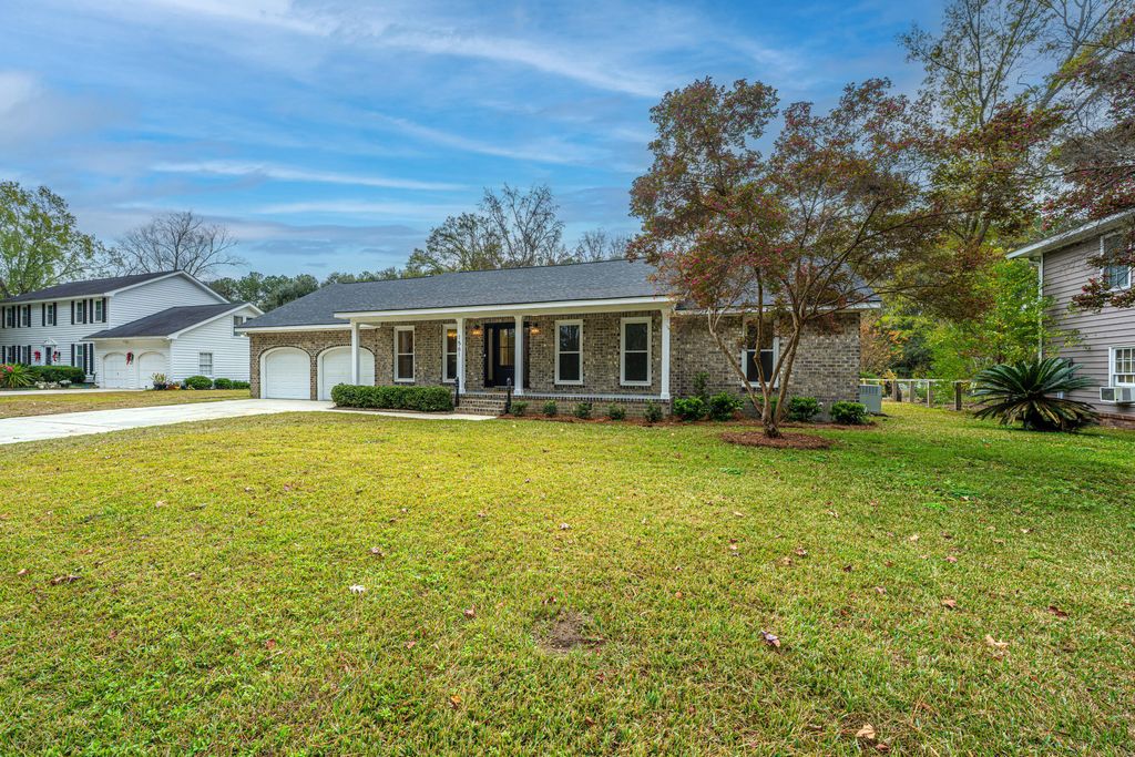 Photo of 1561 Montclair Street, Charleston, SC 29407 (MLS # 25032180)