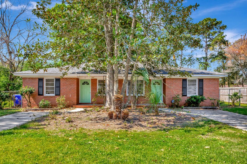 Photo of 767 Bermuda Street, Charleston, SC 29412 (MLS # 26007971)
