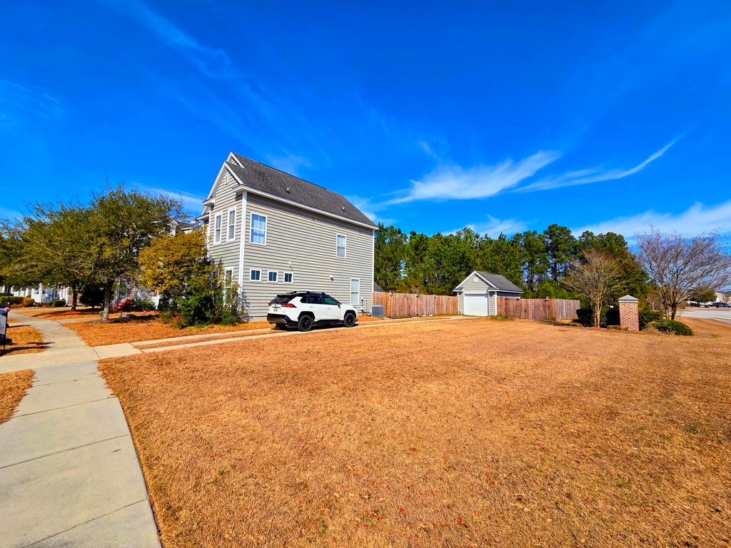 Photo of 186 Avonshire Drive, Summerville, SC 29483 (MLS # 26003978)