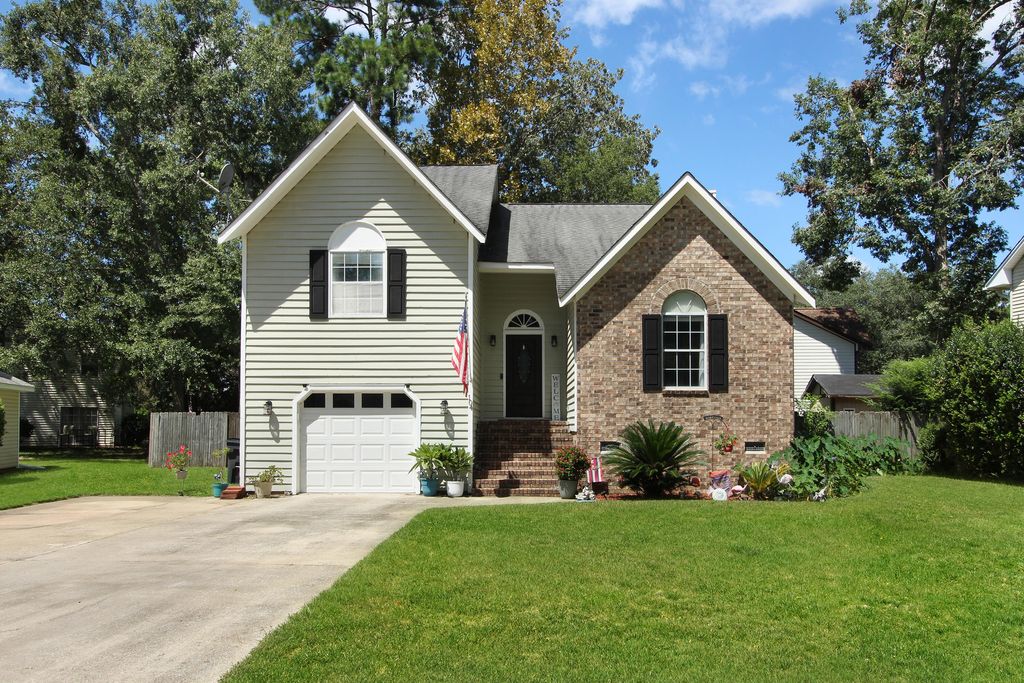 Photo of 104 Excaliber Place, North Charleston, SC 29418 (MLS # 25032762)