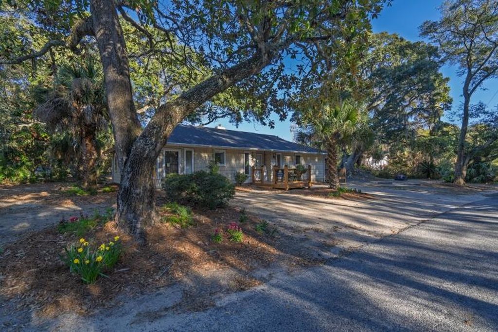 Photo of 1408 Jungle Road, Edisto Island, SC 29438 (MLS # 26002980)