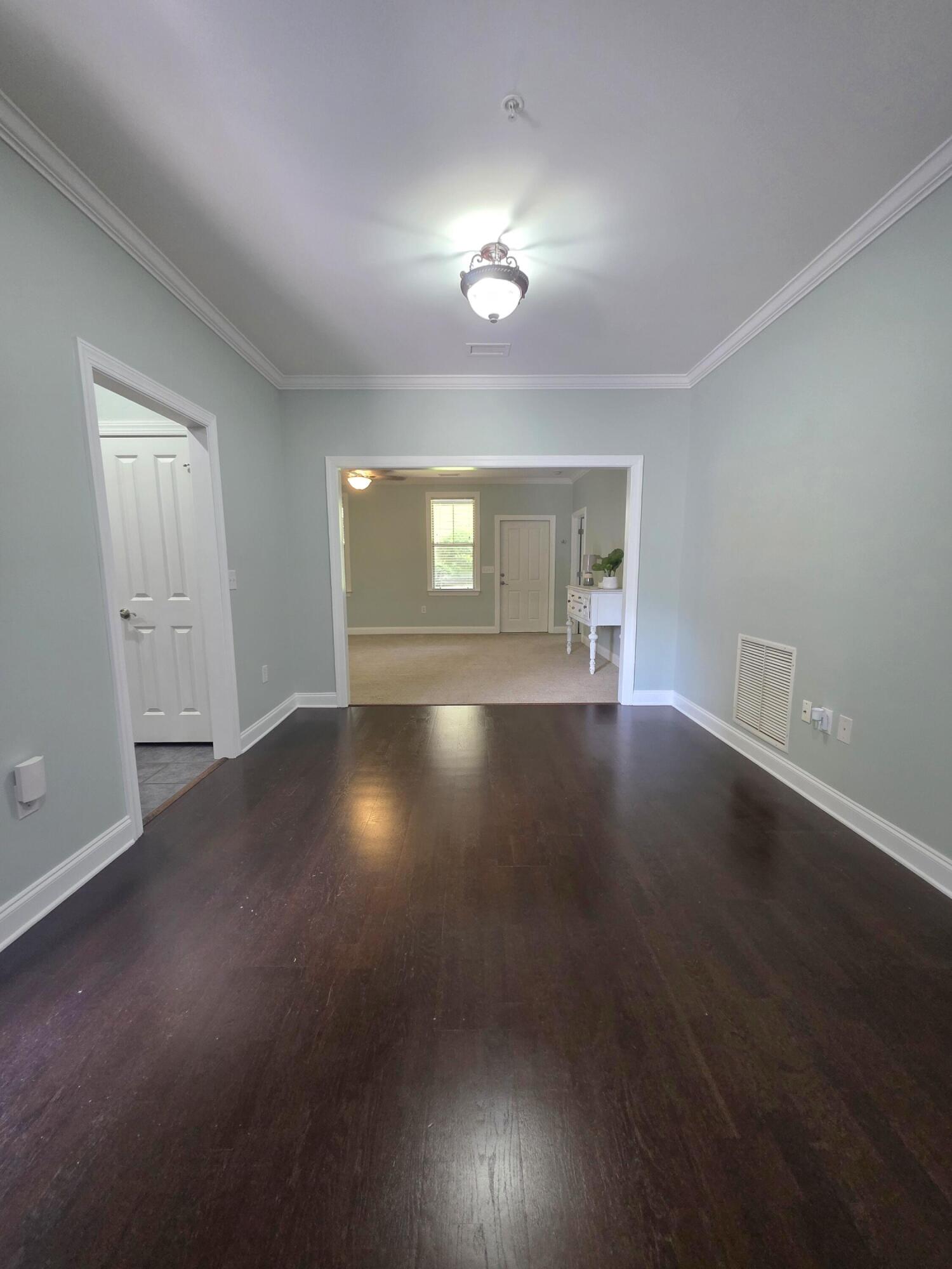 5561 Colonial Chatsworth Circle