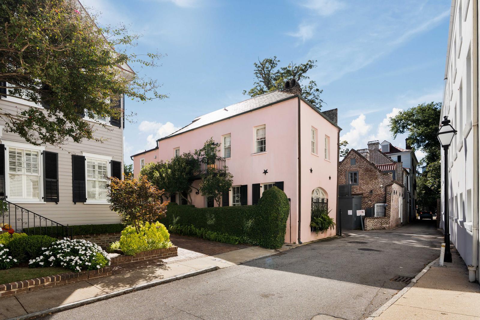 11 Saint Michaels Alley