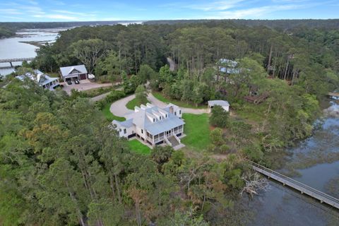 A home in Edisto Island