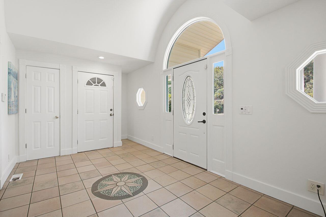 1410 N Edgewater Drive