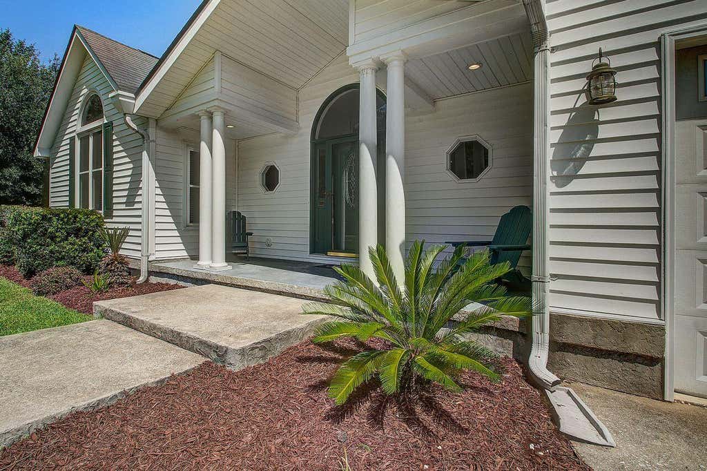 Photo of 1410 N Edgewater Drive, Charleston, SC 29407 (MLS # 26023361)