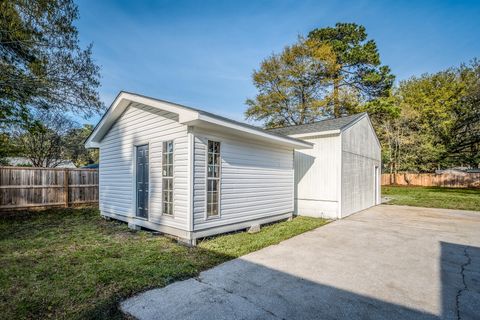 A home in North Charleston