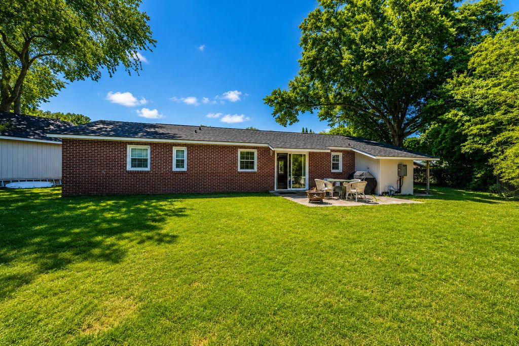 Photo of 1281 Pickett Street, Charleston, SC 29412 (MLS # 26014842)