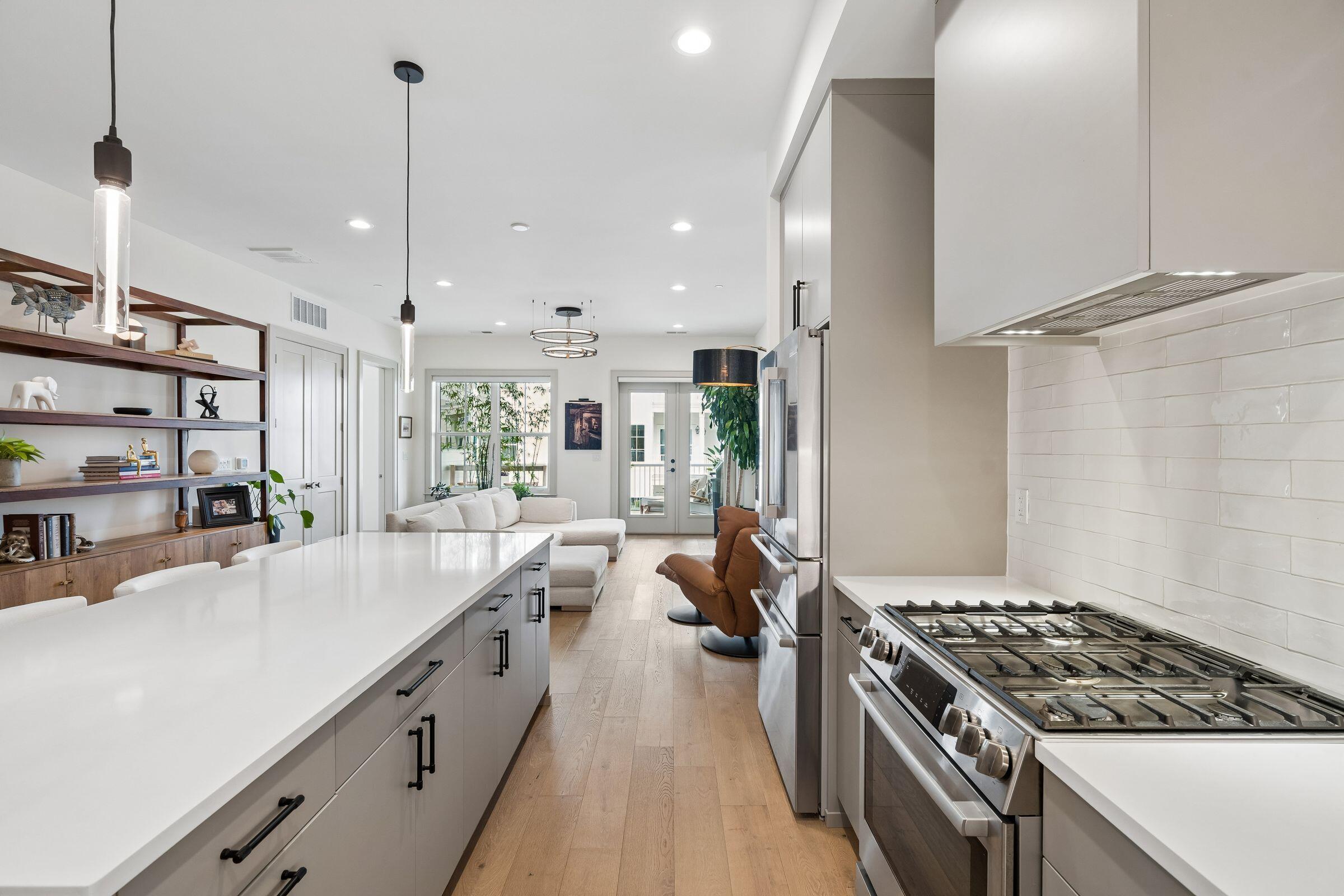 320 Longshore Street 1034