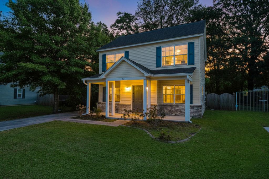 Photo of 42 Woodleaf Court, Charleston, SC 29407 (MLS # 25031048)