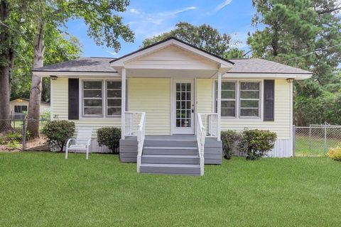 A home in Moncks Corner