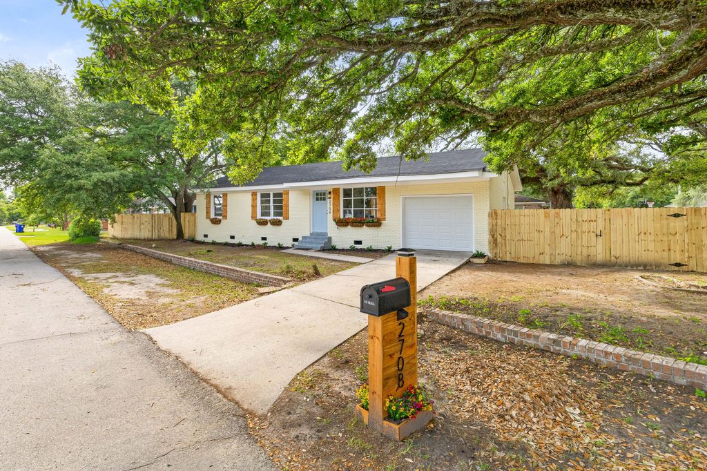 Photo of 2708 Crestline Drive, North Charleston, SC 29405 (MLS # 26013699)