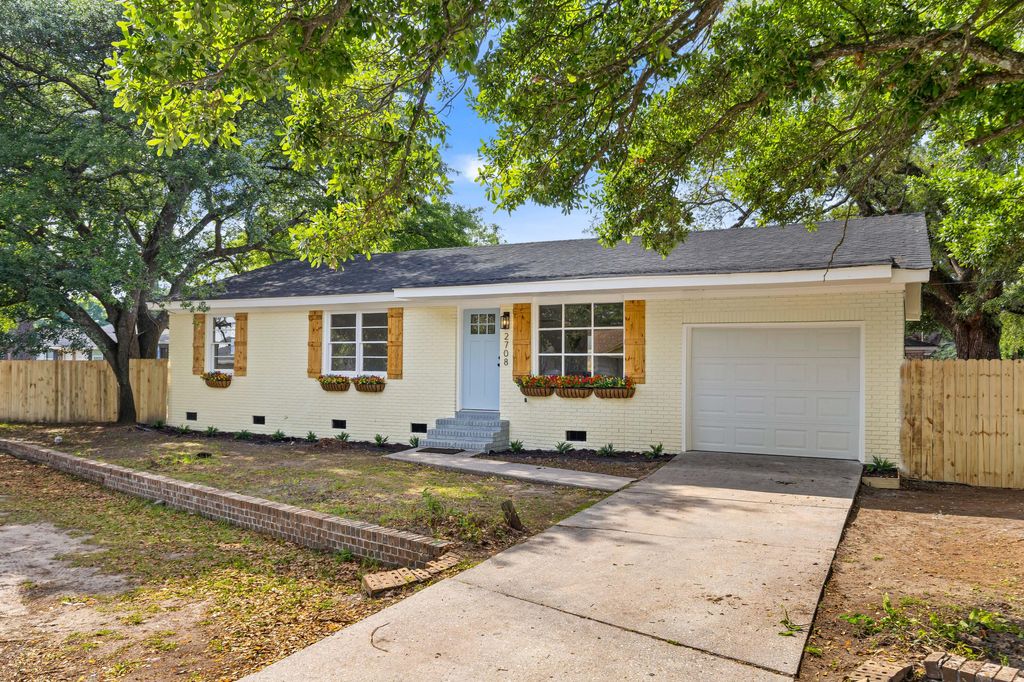 Photo of 2708 Crestline Drive, North Charleston, SC 29405 (MLS # 26013699)