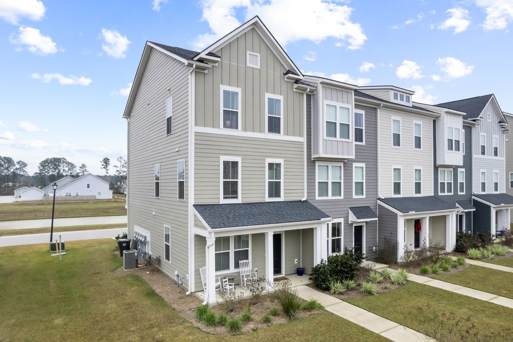 Photo of 829 Recess Point Drive, Moncks Corner, SC 29461 (MLS # 25032613)