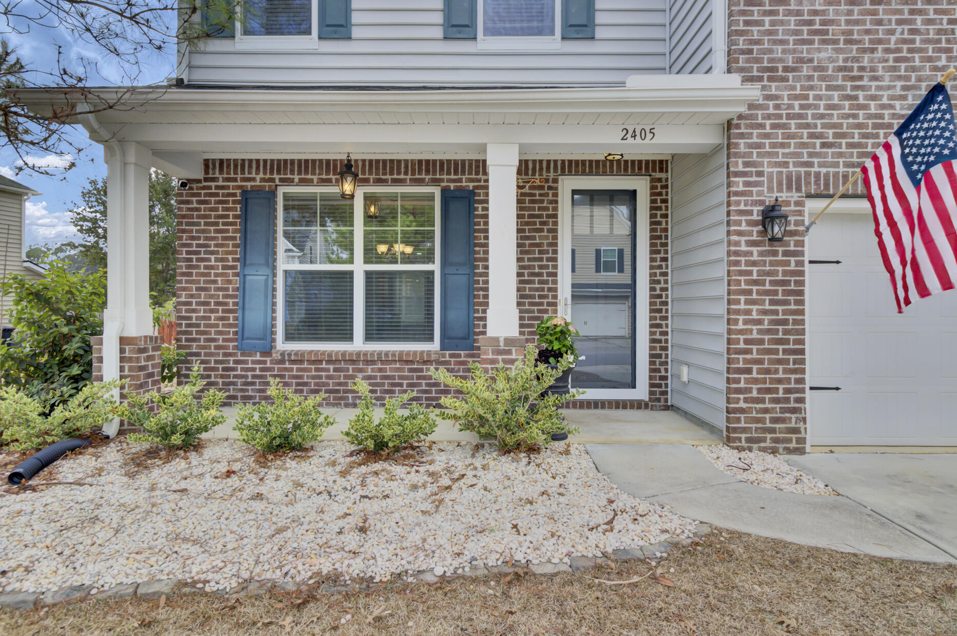 2405 Hummingbird Lane